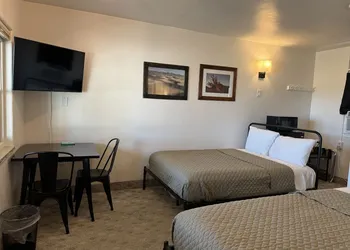 Eastern Sierra Motor lodge hotel thumbnail 4