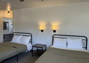 Eastern Sierra Motor lodge hotel thumbnail 5