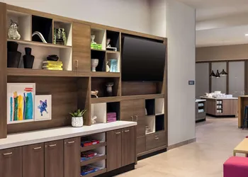 Home2 Suites by Hilton Ankeny hotel thumbnail 2