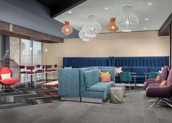 Tru By Hilton Columbus East Broad hotel thumbnail 4