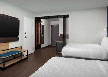Tru By Hilton Columbus East Broad hotel thumbnail 6