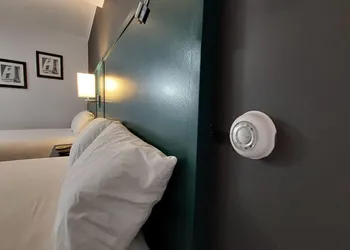 Village Motel By OYO Clinton hotel thumbnail 5