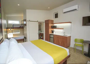 The Drift hotel thumbnail 6