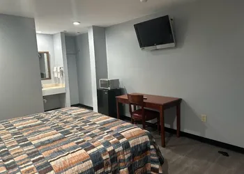 Sky Inn Hotel hotel thumbnail 2