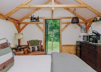 Battenkill Glamping Resort hotel thumbnail 3