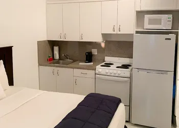 Ocean Front Casablanca Studios with FULL KITCHENS & Beach access By BL Rentals hotel thumbnail 7