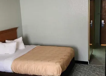 Travelodge by Wyndham Rapid City/Black Hills hotel thumbnail 5