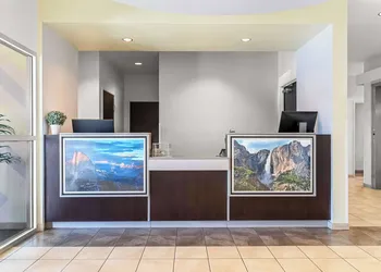 SureStay by Best Western Livingston Merced County hotel thumbnail 2