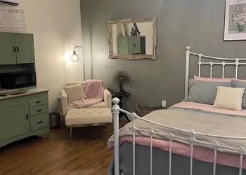 Adelines Bed and Breakfast hotel thumbnail 4