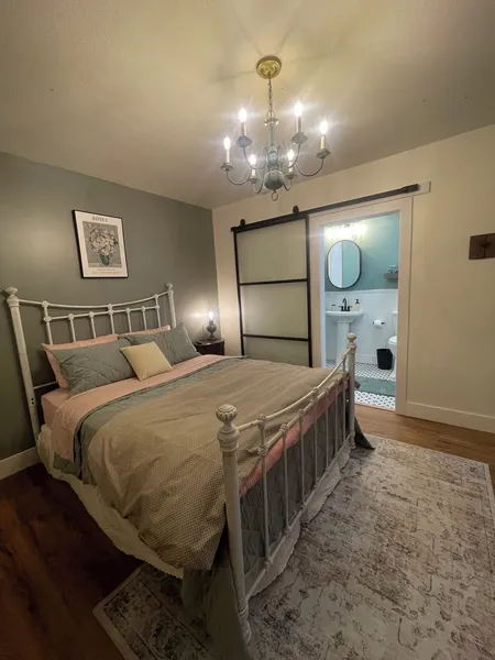 Adelines Bed and Breakfast hotel detail image 6