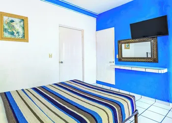 OYO Casa Mission hotel thumbnail 5