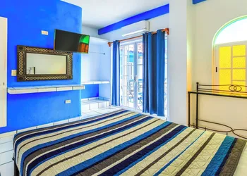 OYO Casa Mission hotel thumbnail 6
