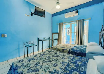 OYO Casa Mission hotel thumbnail 8