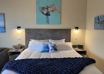 HarborWalk Inn hotel thumbnail 4