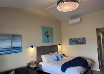 HarborWalk Inn hotel thumbnail 7