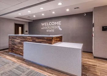 Hampton Inn & Suites Bakersfield Central hotel thumbnail 4
