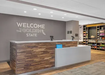 Hampton Inn & Suites Bakersfield Central hotel thumbnail 5