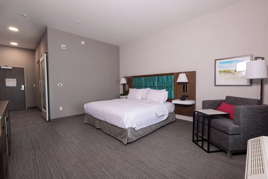 Hampton Inn & Suites Bakersfield Central hotel detail image 6