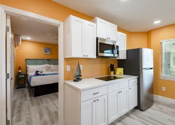 The Lofts at St. Pete Beach hotel thumbnail 3