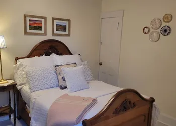 Clinton Pond Bed and Breakfast hotel thumbnail 3