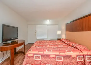 Economy Hotel Macon hotel thumbnail 3