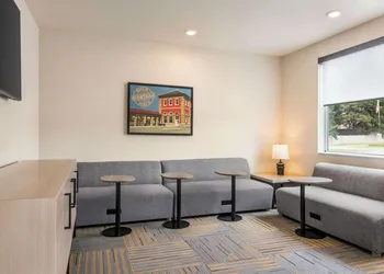 Home2 Suites by Hilton Livingston Yellowstone hotel thumbnail 3