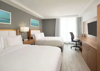 DoubleTree by Hilton Miami North I-95 hotel thumbnail 6