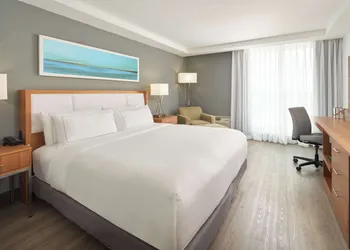 DoubleTree by Hilton Miami North I-95 hotel thumbnail 8