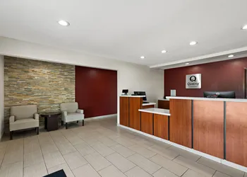 Quality Suites Wildwood - The Villages hotel thumbnail 2