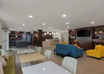Comfort Inn Conroe hotel thumbnail 3