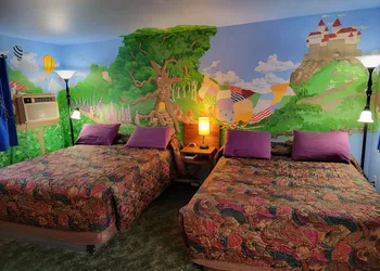 La Collage Inn hotel thumbnail 2
