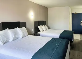 Studio 6 Suites Delano, CA hotel thumbnail 7
