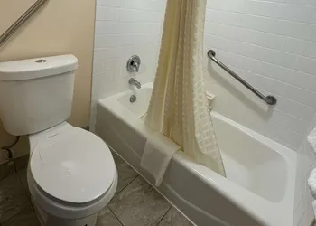 Econo Lodge Waite Park - St. Cloud hotel thumbnail 7