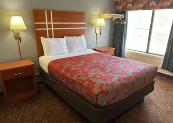 Econo Lodge Waite Park - St. Cloud hotel thumbnail 8