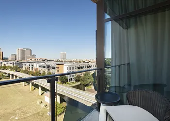 Hotel Indigo Irving Las Colinas by IHG hotel thumbnail 8