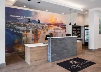 La Quinta Inn & Suites by Wyndham Chattanooga Downtown/South hotel thumbnail 5