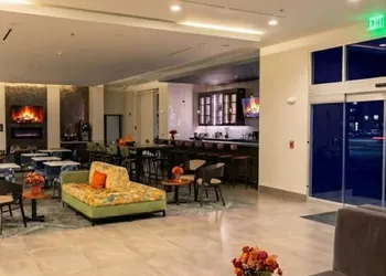 La Quinta Inn & Suites by Wyndham Chattanooga Downtown/South hotel thumbnail 3