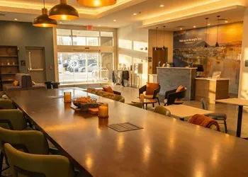 La Quinta Inn & Suites by Wyndham Chattanooga Downtown/South hotel thumbnail 4