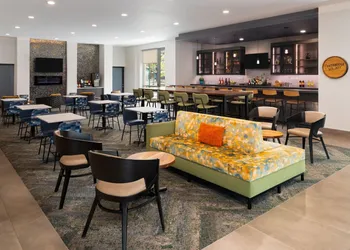 La Quinta Inn & Suites by Wyndham Chattanooga Downtown/South hotel thumbnail 8