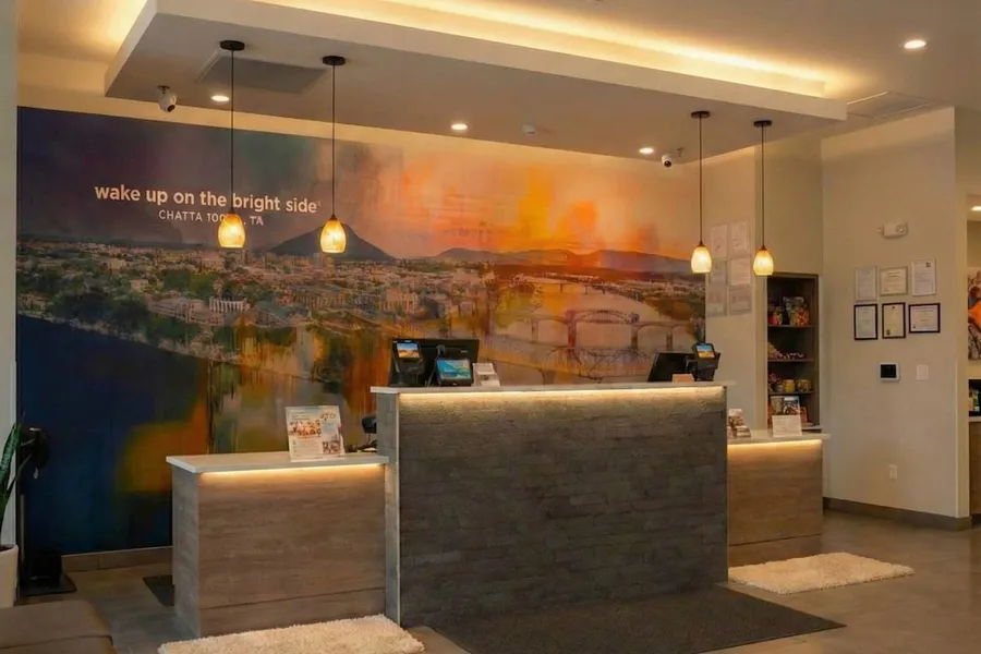 La Quinta Inn & Suites by Wyndham Chattanooga Downtown/South hotel detail image 2