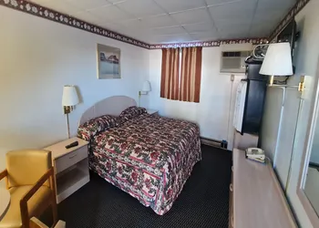 DuBois Manor Motel hotel thumbnail 5