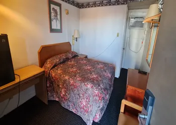 DuBois Manor Motel hotel thumbnail 7