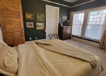 The Kings Throne Inn and Guest House hotel thumbnail 3