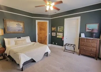 The Kings Throne Inn and Guest House hotel thumbnail 7