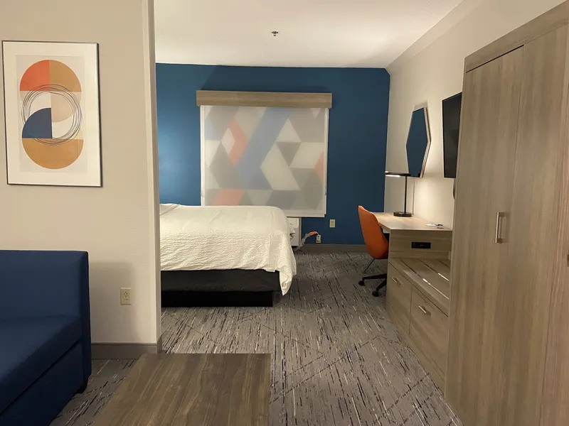 Holiday Inn Express & Suites Elyria by IHG hotel detail image 6