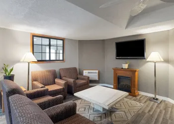 Sauk River Inn & Suites, a Travelodge by Wyndham hotel thumbnail 2