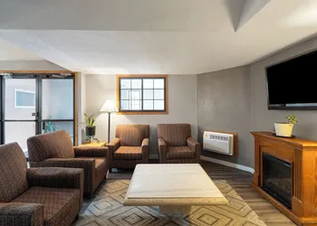 Sauk River Inn & Suites, a Travelodge by Wyndham hotel thumbnail 3