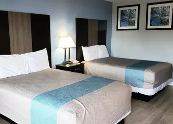 Econo Lodge Mineral Wells hotel thumbnail 7