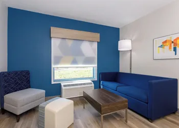 Holiday Inn Express & Suites Macclenny by IHG hotel thumbnail 5