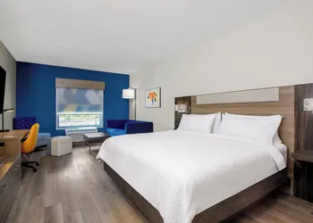 Holiday Inn Express & Suites Macclenny by IHG hotel thumbnail 6